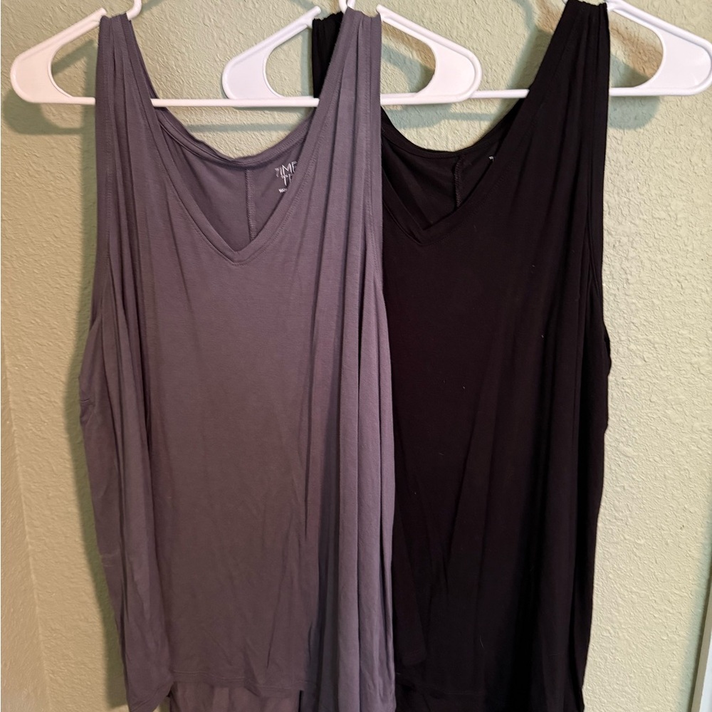 Set of 2 - Time and Tru Charcoal and Black Sleeveless Tops